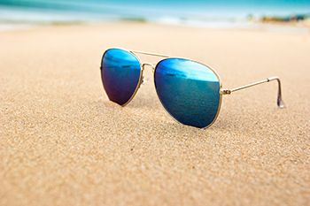 Gafas de sol para proteger tus ojos -canalSalud