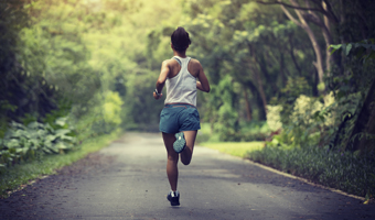 Mujer haciendo deporte