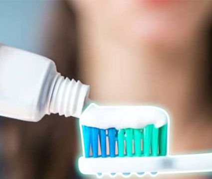 Hilo dental: ¿antes o después del cepillado? - Dentista en Plasencia