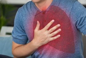 hombre con insuficiencia respiratoria en la zona coloreada de rojo